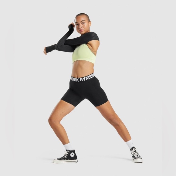 Gymshark | Flex Biker Shorts in Black/White Size Medium - Picture 5 of 9